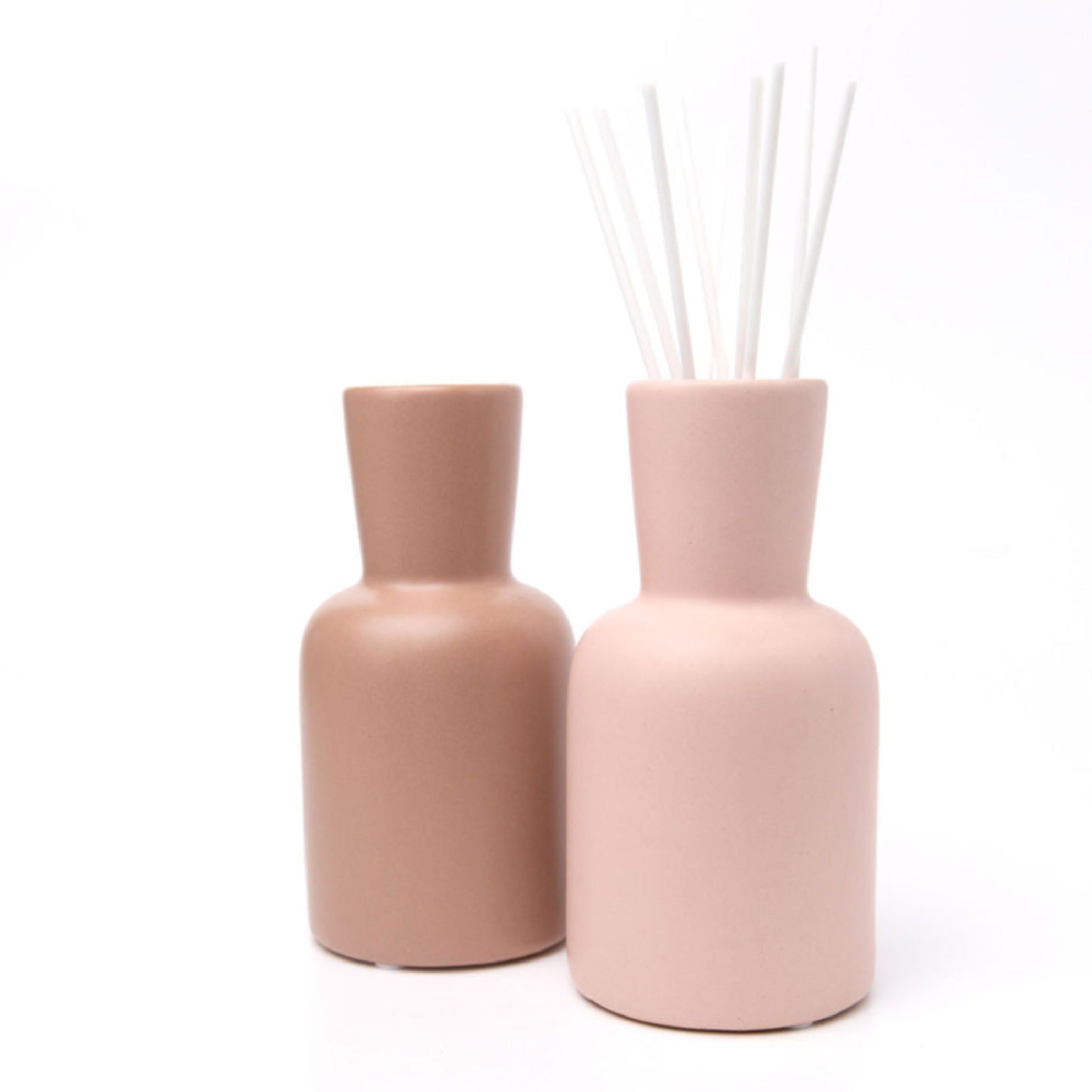 diffuser vessels in modern colours and styles