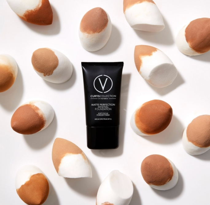 MATTE  FINISH LIQUID FOUNDATION - CURTIS COLLECTION