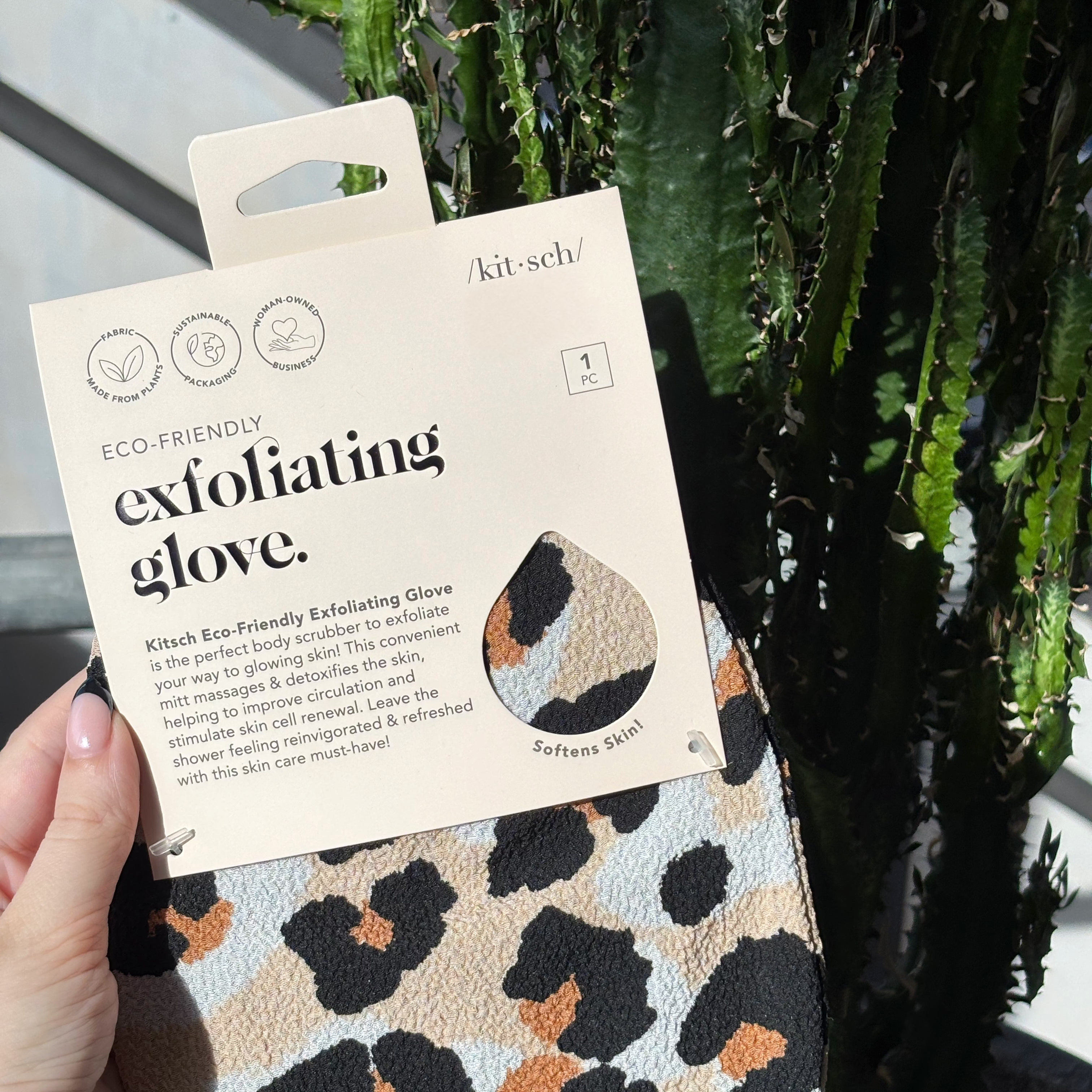 EXFOLIATING GLOVE by KITSCH
