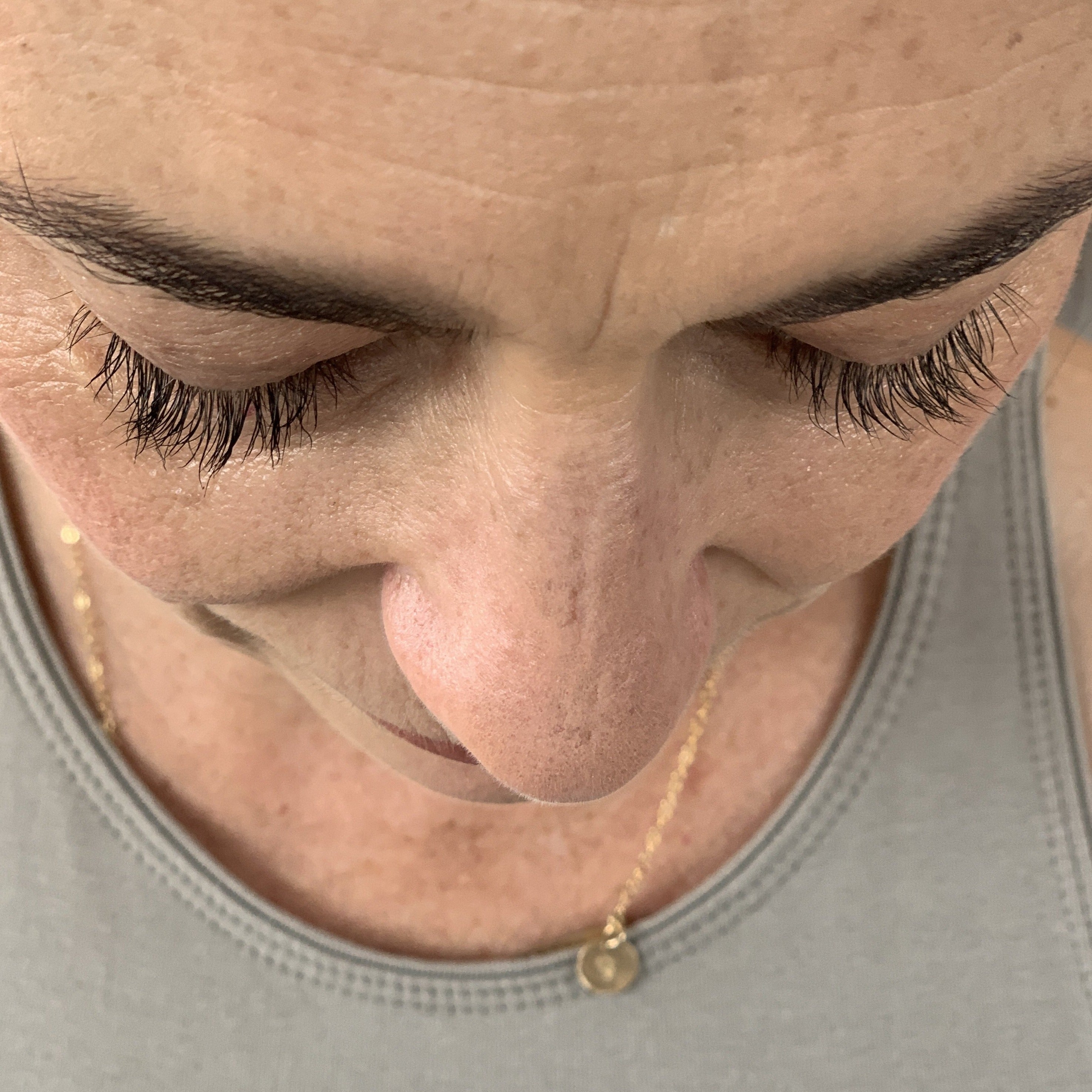 customers long eyelashes after using Purely Lashes growth serum