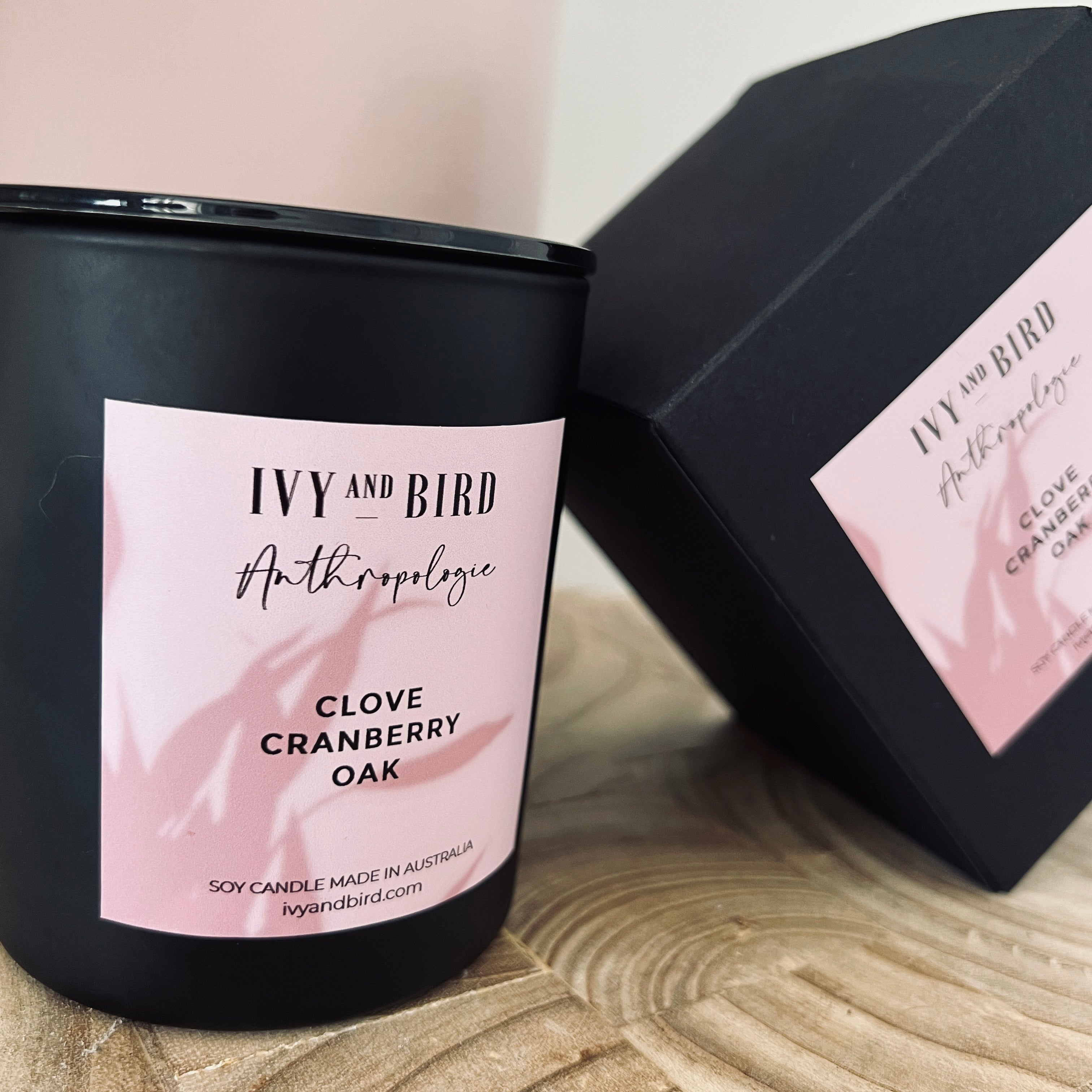CLOVE CRANBERRY & OAK SOY CANDLE - ANTHROPOLOGIE